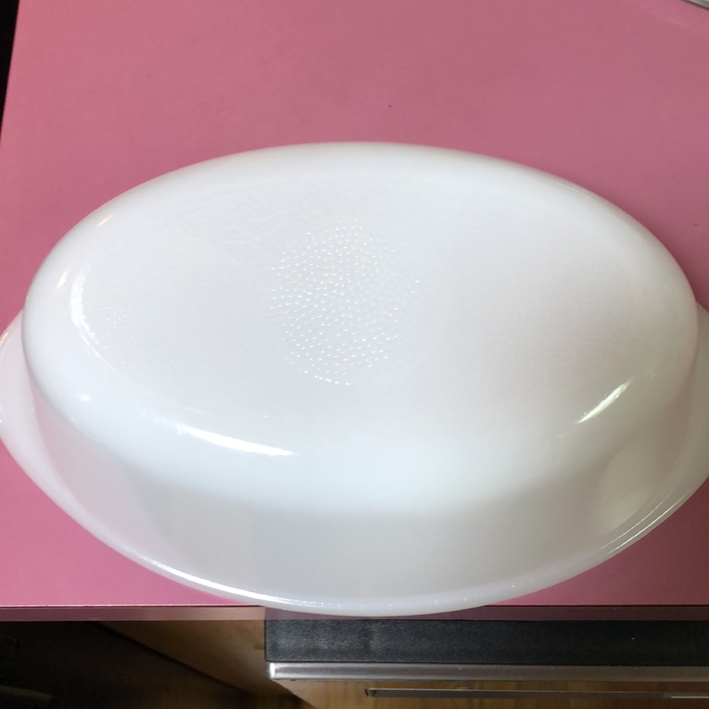 Vintage milk glass casserole dish - Picture 2 of 5